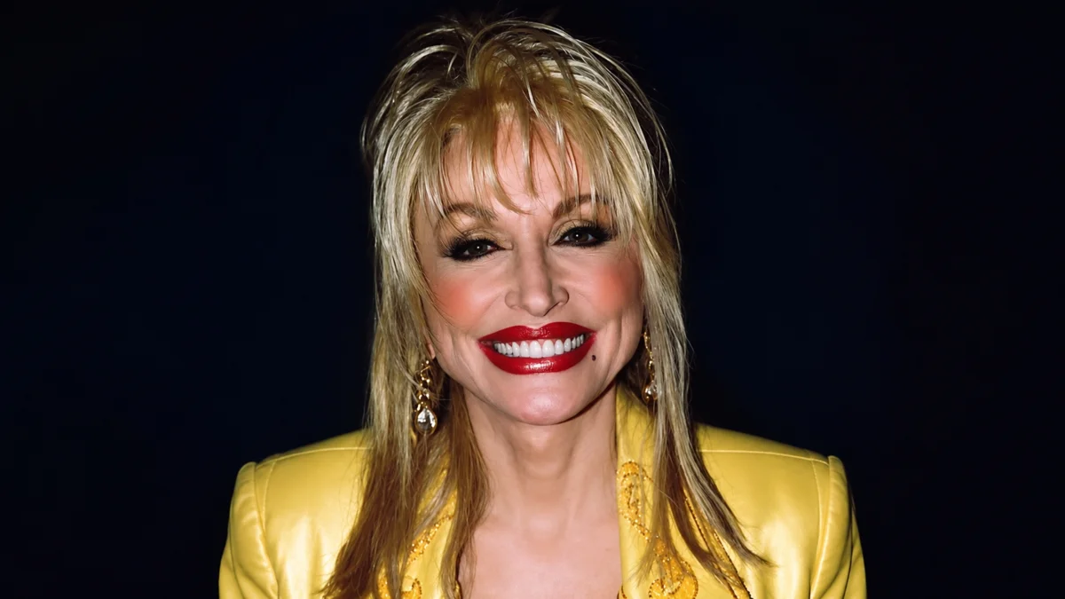 Dolly Parton Smiling Portrait – Net Worth & Career